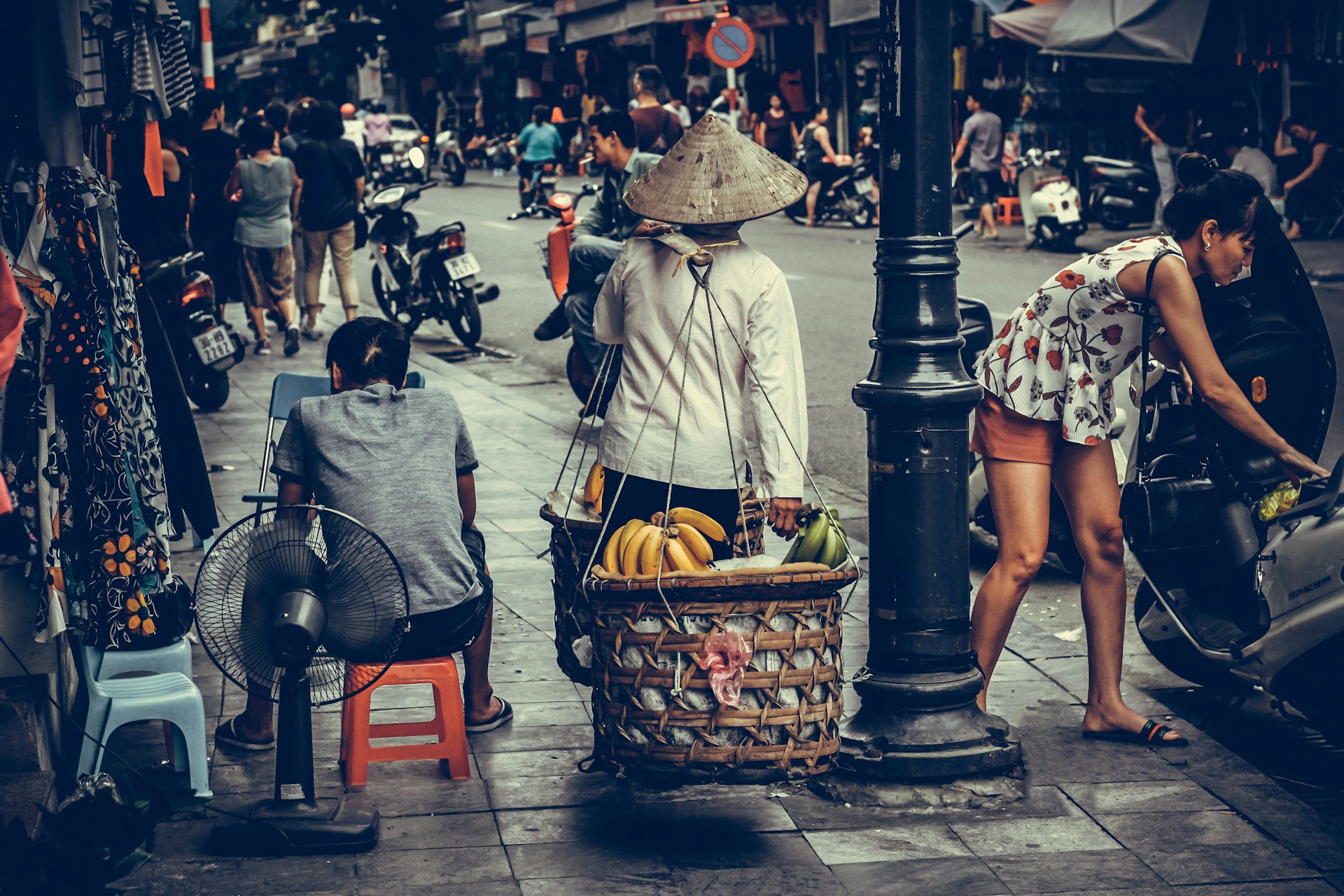 Vietnamese Etiquette: What Tourists Should Know